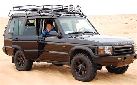 Safari rack installed on a 2004 Land Rover Discovery | CLASSIC CARS TODAY ONLINE