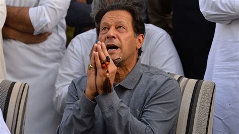 Don't show Imran Khan on TV, Pakistan military tells media: Report | World News - Hindustan Times