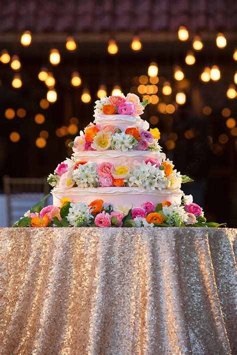 15 Lovely Spring Wedding Cake Decorating Ideas