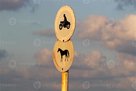 Road signs and road signs in Israel 14557586 Stock Photo at Vecteezy