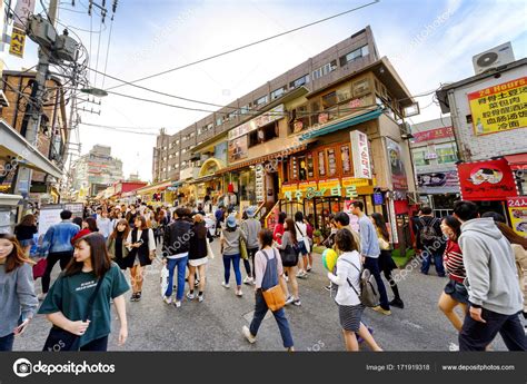 Hongdae shopping street : SEOUL, KOREA. – Stock Editorial Photo ...