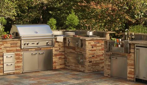 Choosing a Professional Barbecue Grill for your Outdoor Kitchen ...