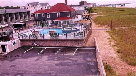 Waves Oceanfront Resort - UPDATED 2018 Prices, Reviews & Photos (Old Orchard Beach, Maine ...