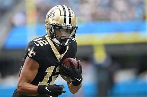 Chris Olave injury: Saints WR suffers head injury in Week 5 ...