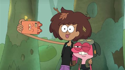 Download Amphibia Anne And Sprig Selfie Wallpaper | Wallpapers.com