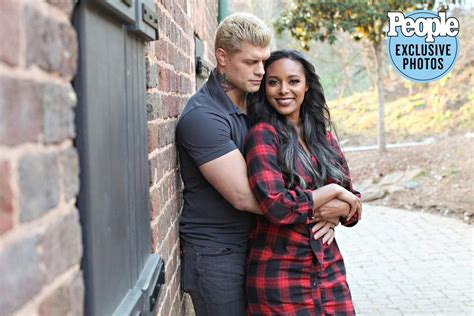 Pro Wrestlers Brandi and Cody Rhodes Expecting First Child Together ...