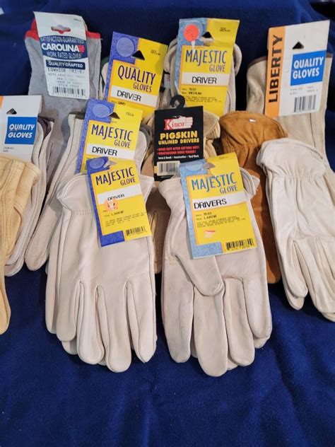 Leather Driver Gloves | EstateSales.org