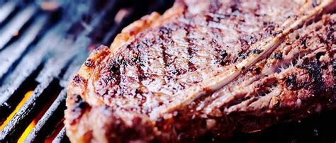 Best Steaks for Grilling (12 Must-Try Cuts & Cooking Tips)