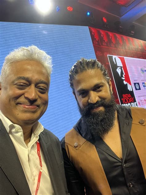 Rajdeep Sardesai on Twitter: "My star fan moment! ⭐️ @TheNameIsYash"