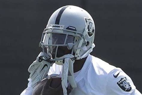 Antonio Brown May Wear His Outdated Helmet This Year After All - Raiders Beat