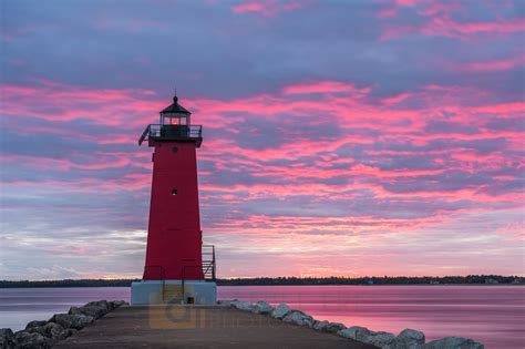 Manistique Lighthouse Sunset Manistique, Upper Peninsula, Pure Michigan, Cn Tower, Art Projects ...