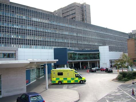 File:Royal Liverpool University Hospital.jpg - Wikimedia Commons