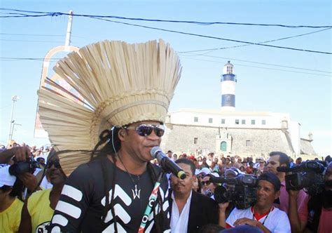 ACONTECE: Carlinhos Brown será Rei da percussão da Portela no carnaval carioca