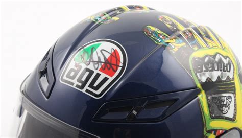 Limited Edition Valentino Rossi signed helmet - n.1551 of 2000 - Moto GP Mugello 2009 - CharityStars