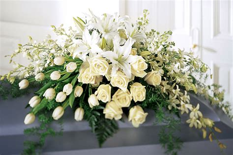 What Different Funeral Flowers Really Mean: Expert Tips for Selecting ...