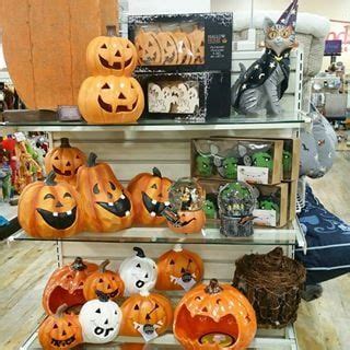 HomeGoods Is FULLY Stocked Up on Cozy Fall Decor, and We Want Every. Single. Thing. | Cozy fall ...