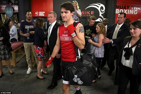 Canadian Prime Minister Justin Trudeau boxes at Gleason's Gym in ...