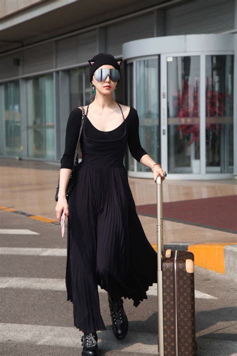 Fan Bingbing’s Paris Fashion Week Airport Style | Vogue