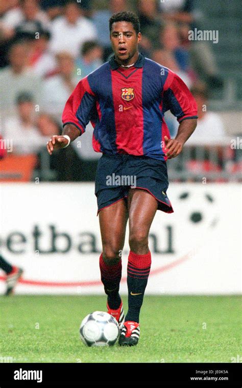 PATRICK KLUIVERT FC BARCELONA 05 August 2000 Stock Photo - Alamy