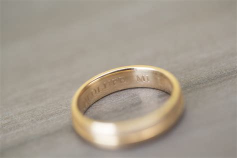 Engraved Wedding Rings | amasterplanevent.com