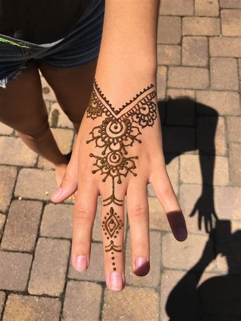 henna hand designs | Henna tattoo designs, Hand art henna, Foot henna