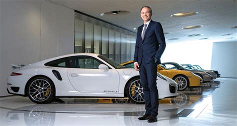 Volkswagen Group CEO Oliver Blume sees a bright future for combustion engines | VISOR.PH