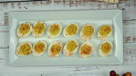 Classic Deviled Eggs – EatFoodlicious