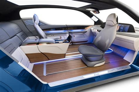 MESO – Yanfeng: Kinetic seat and media elements for autonomous car concept