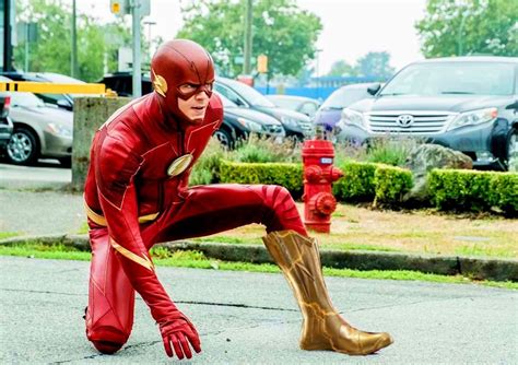 Season 4 Suit Edit With Brighter Reds and Gold Boots (By Me) (OC) : r ...