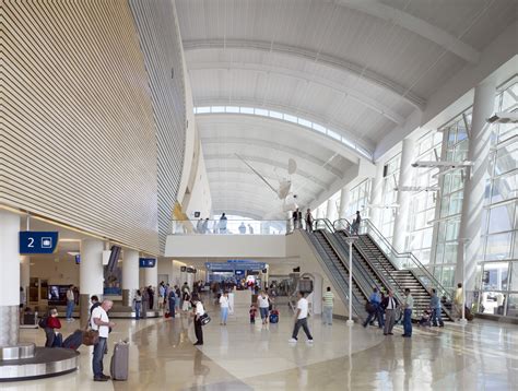 Gallery of Norman Y. Mineta San Jose International Airport Terminal B / Fentress Architects - 4