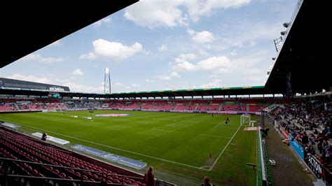 Midtjylland - FC Midtjylland finder 1300 ekstra pladser til guldbrag - TV 2 - Jul 21, 2021 ...