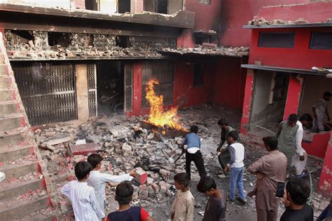 Muslim mobs burn churches in Pakistan after accusing Christians of ...