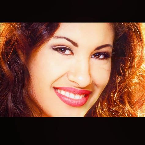 A smile that will never be forgotten. #queenoftejano #selenaforever # ...