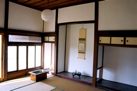 Tokonoma: Japanese Alcove Design, Styles, and Scrolls