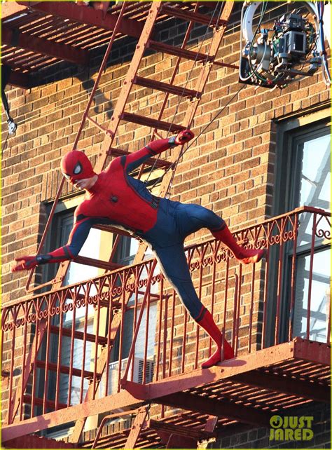 Tom Holland Performs His Own 'Spider-Man' Stunts on NYC Fire Escape!: Photo 3771879 | Marvel ...