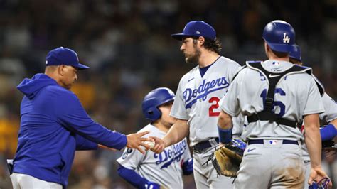 Dodgers: Dave Roberts' Trevor Bauer comments draw scorn