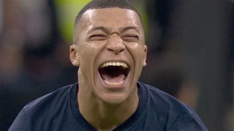 FIFA WC 2022: Kylian Mbappe's hillarious reaction after Harry Kane misses the penalty goes viral ...