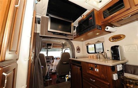 Luxury Semi Truck Sleeper (inside a cab layout) | Types Trucks