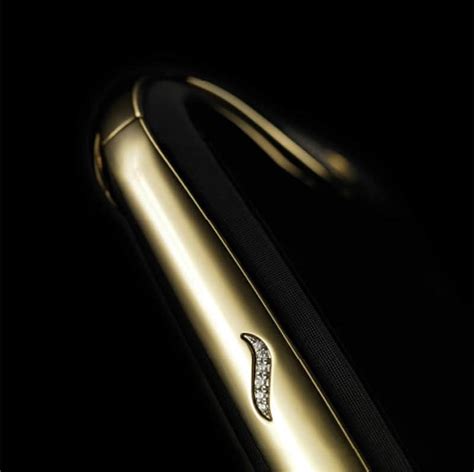 Savelli presents Android smartphones for women