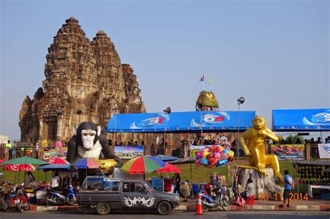 ChristianPFC - Adventures in Thailand: Monkey festival in Lopburi