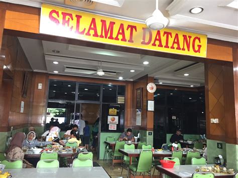 11 Restoran Padang Terbaik di Jakarta | Ada yang Buka 24 Jam!