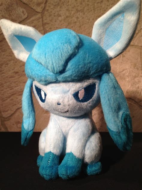 Eevee-Plushies - Nerdinsweden's Pokémon Collection