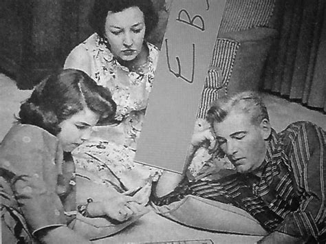 William Hopper playing a board game with wife Jean and daughter Jane in 1959. | Perry mason tv ...