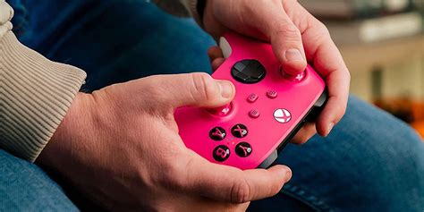 New pink Xbox controller from Microsoft now up for pre-order - 9to5Toys