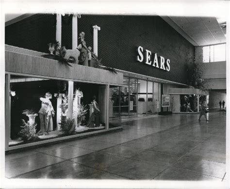 Great Lakes Mall once a strawberry field (vintage photos)