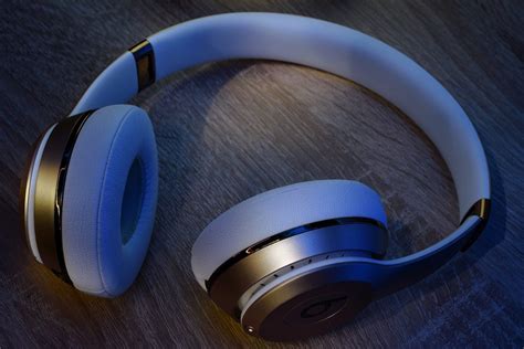 Bluetooth headphones, earphones and earbuds: the benefits - PhoneBox