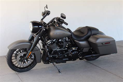 Review of Harley-Davidson Road King Special 2018: pictures, live photos & description Harley ...