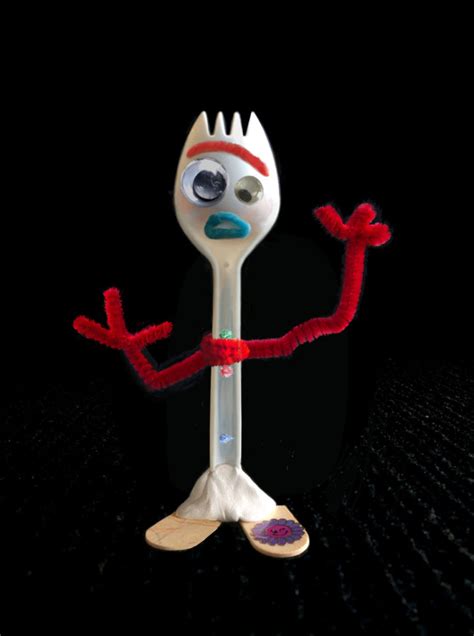 A FULL Guide to FORKY From Toy Story 4 + His Adventure Through Pixar Animation Studios - But ...