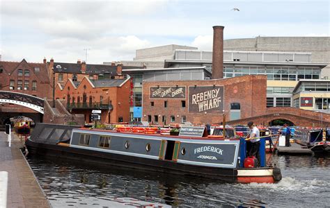 'Frederick' manouvering out of Gas Street Basin, Birmingha… | Flickr