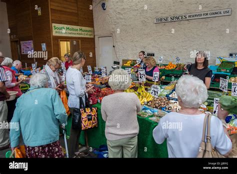 South molton market hi-res stock photography and images - Alamy